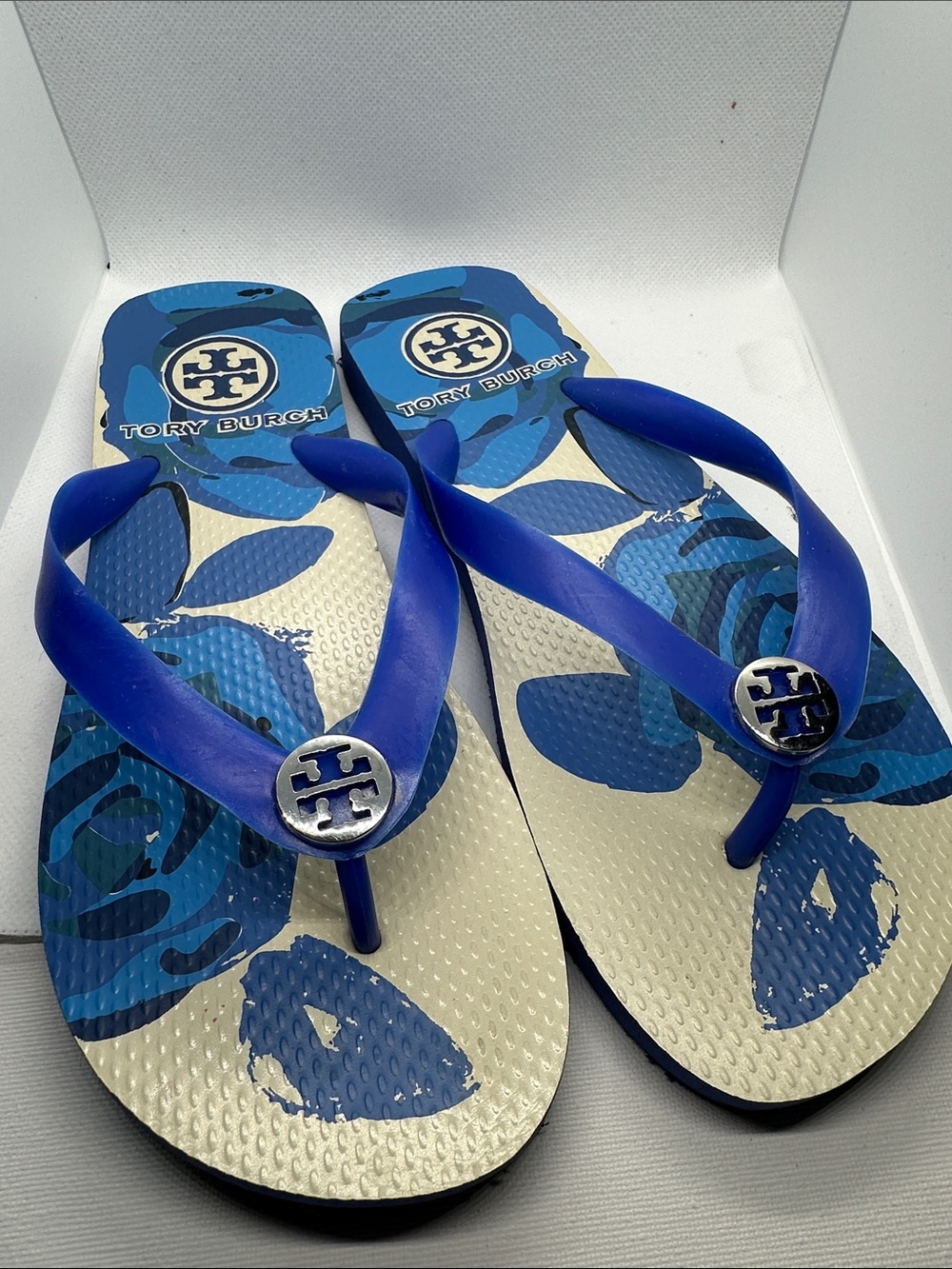 Tory Burch Blue Floral Logo Flip Flops (61)